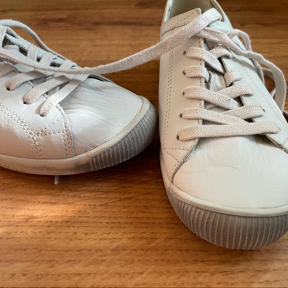 Isla Distressed Sneaker SOFTINOS BY FLY LONDON size 37